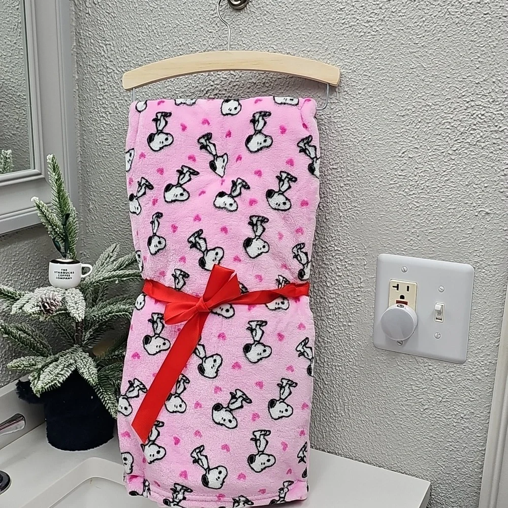 Nwt Peanuts Snoopy Valentine's Day Pet blanket and Squeak toy in Pink and white - Picture 11 of 13